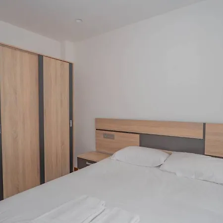 Ybh Ecuador 4, 2 Apartment *